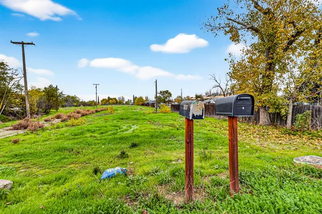 a view of a golf course