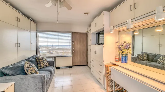 $125,000 | 108 South Montpelier Avenue, Unit 305, Atlantic City, NJ 08401