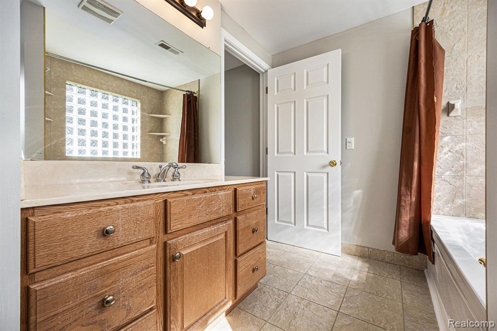 47546 Roland Street Utica, MI 48317 - Photo 20 of 30