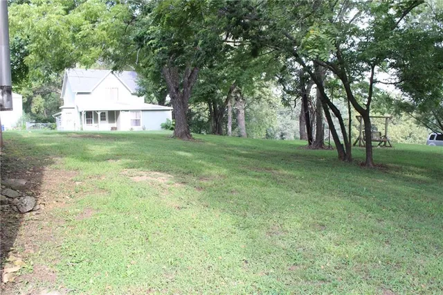 $154,950 | 326 Isacks Street, Lecompton, KS 66050