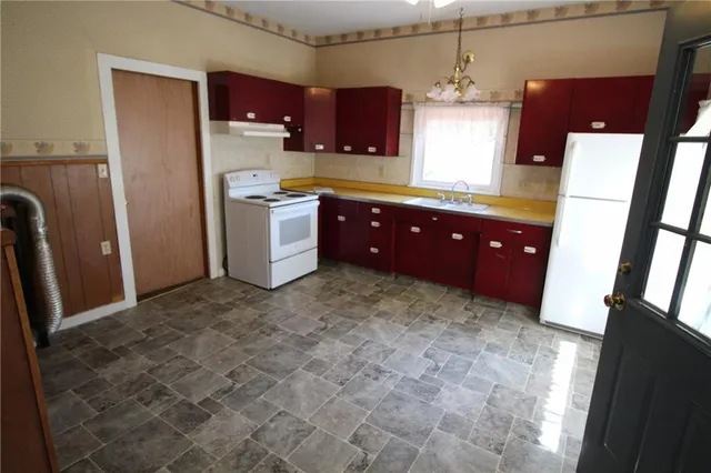 $154,950 | 326 Isacks Street, Lecompton, KS 66050