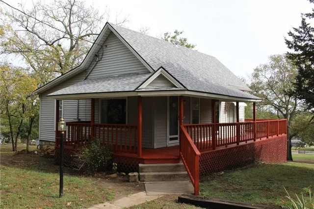 $154,950 | 326 Isacks Street, Lecompton, KS 66050