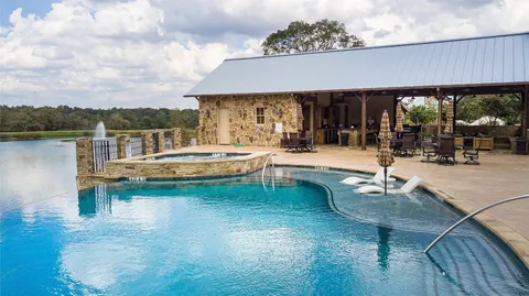 $875,000 | 31 Mallard Lane, Columbus, TX 78934