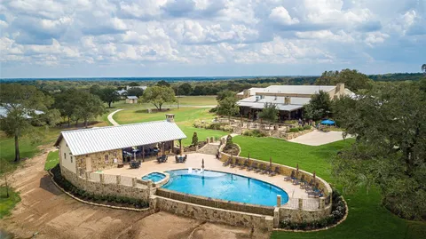 $875,000 | 31 Mallard Lane, Columbus, TX 78934