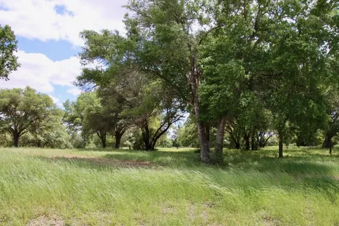 $875,000 | 31 Mallard Lane, Columbus, TX 78934