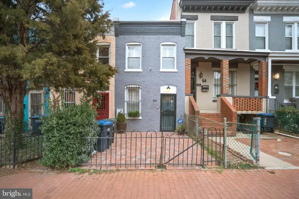 $2,700 | 619 11th Street Northeast, Washington, DC 20002