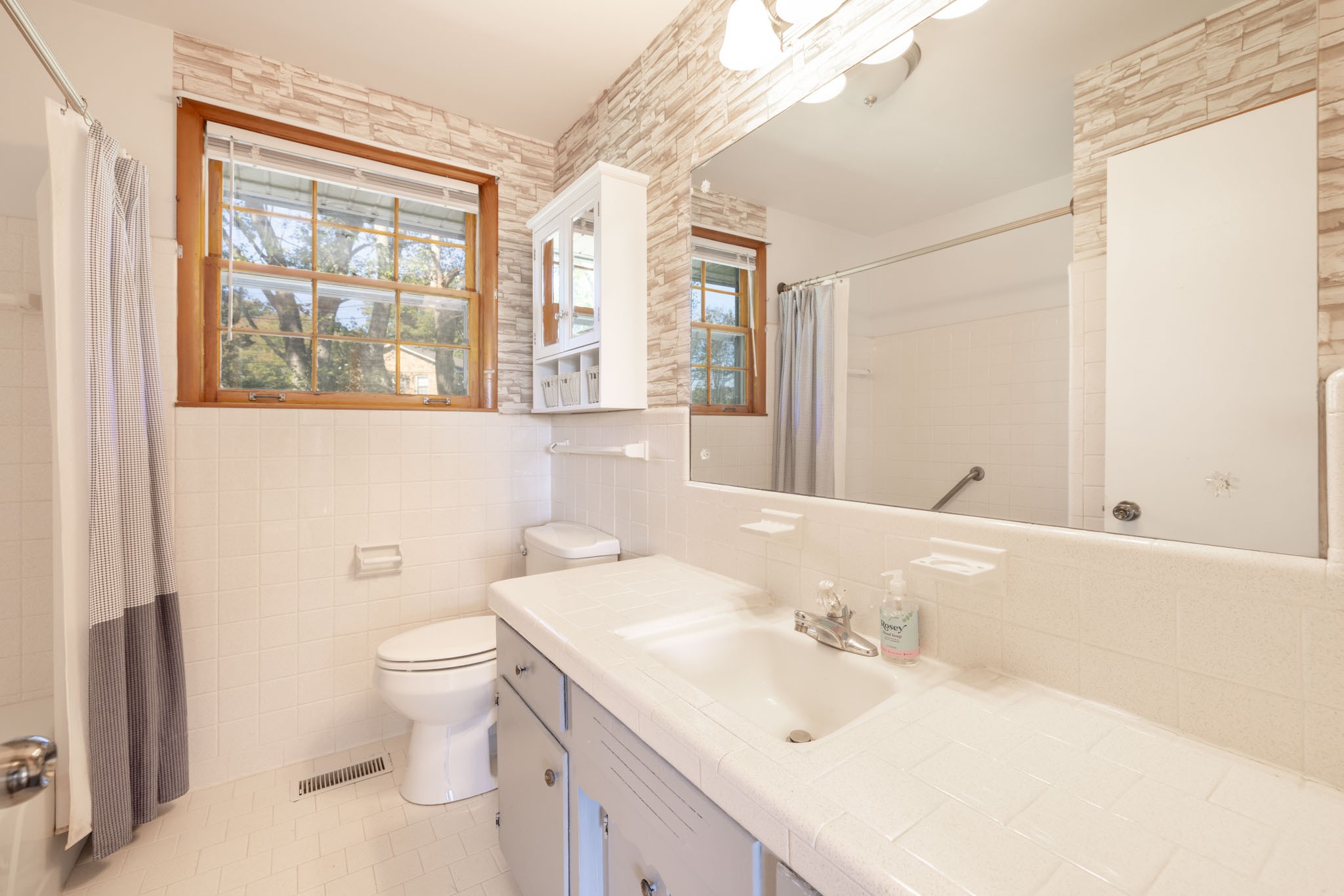 1015 Lockertsville Road Ashland City, TN 37015 - Photo 51 of 72 a bathroom with a sink and a toilet