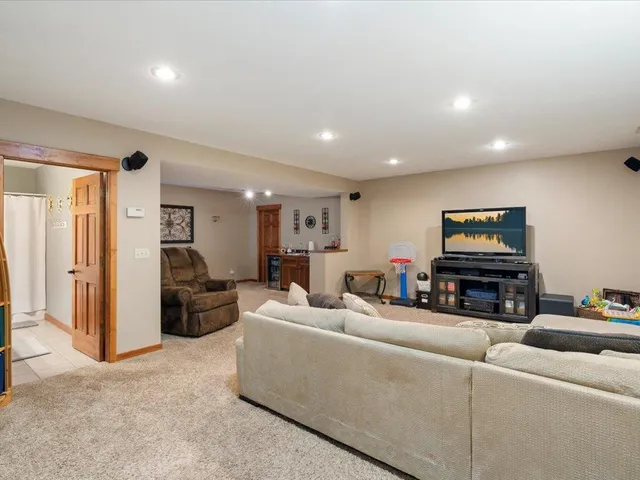 $584,000 | 32433 Cedar Street, Breezy Point, MN 56472