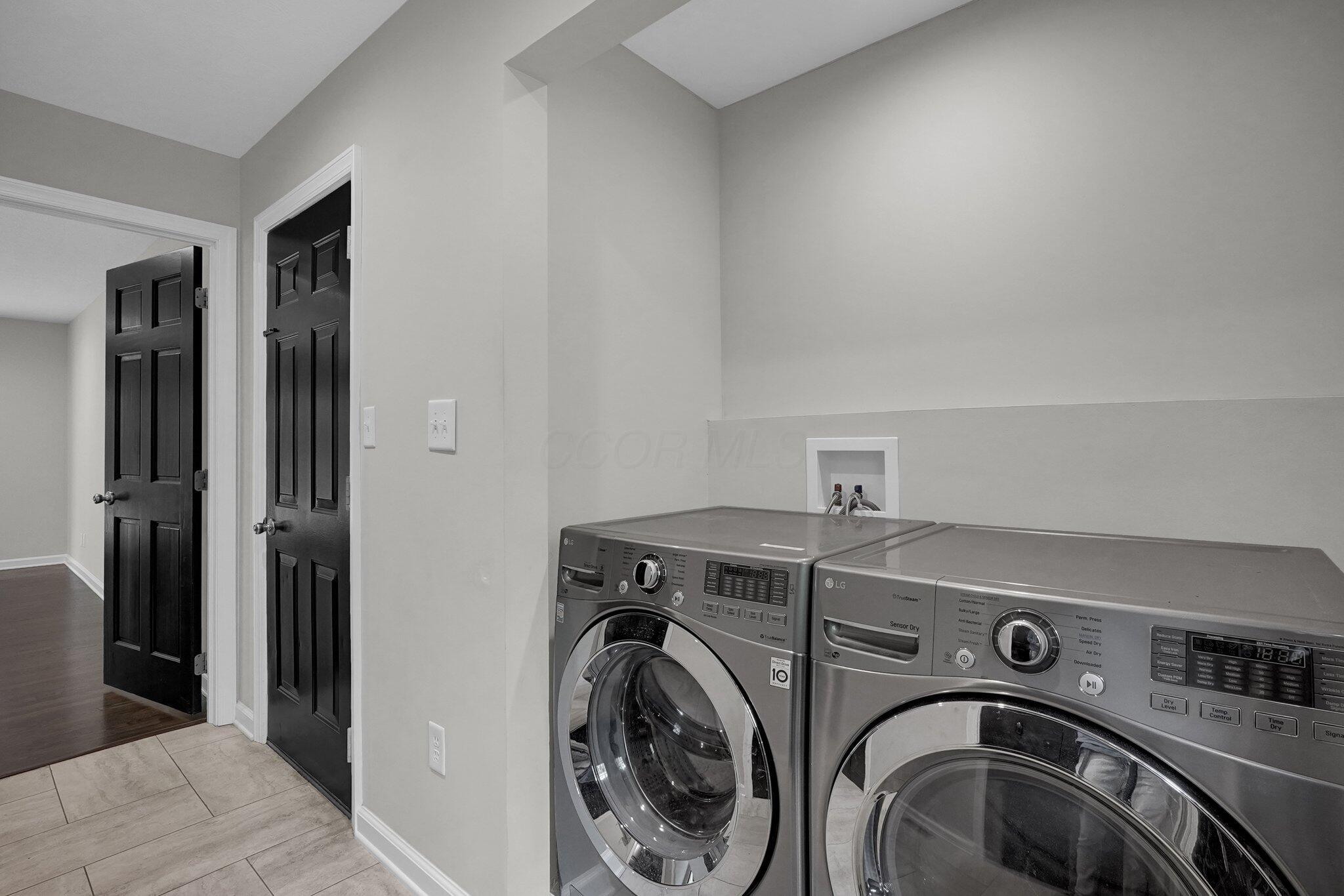 6233 Coonpath Road Northwest Carroll, OH 43112 - Photo 27 of 69 Laundry/Mud Room