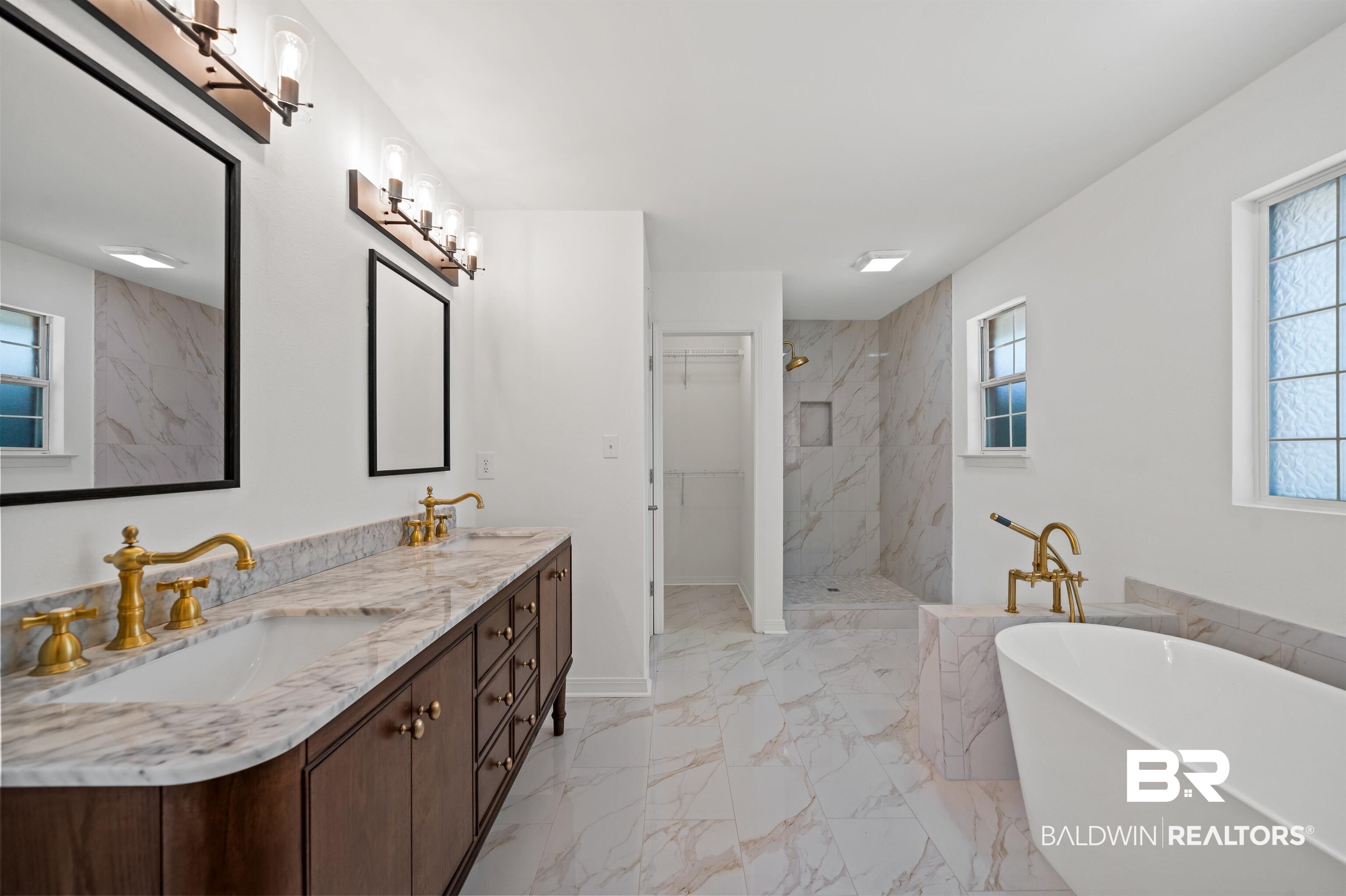 16362 Hamlet Lane Foley, AL 36535 - Photo 17 of 46 Primary suite