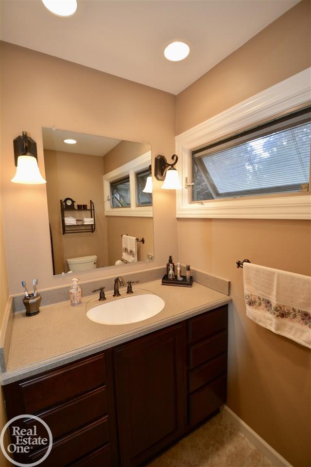 475 Lexington Road Grosse Pointe Farms, MI 48236 - Photo 25 of 40