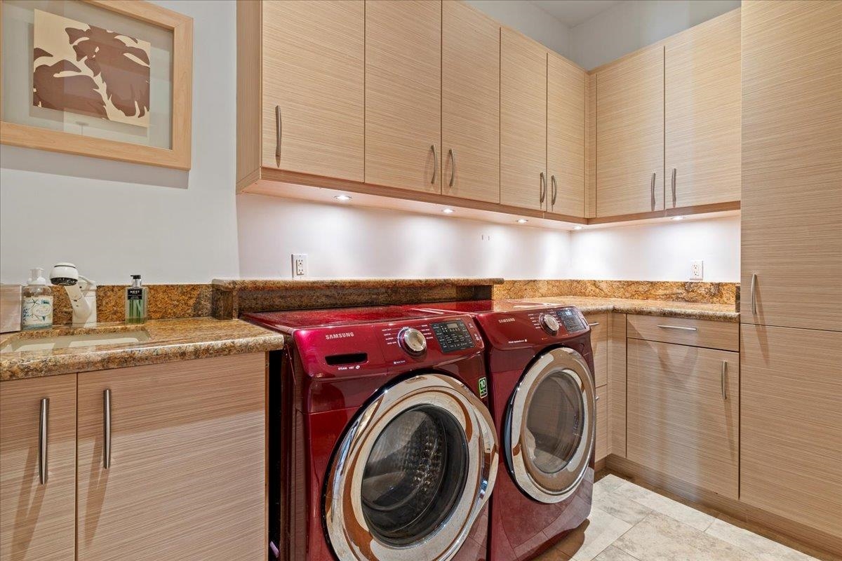 238 Crestview Road Lahaina, HI 96761 - Photo 37 of 48 a utility room with dryer and washer