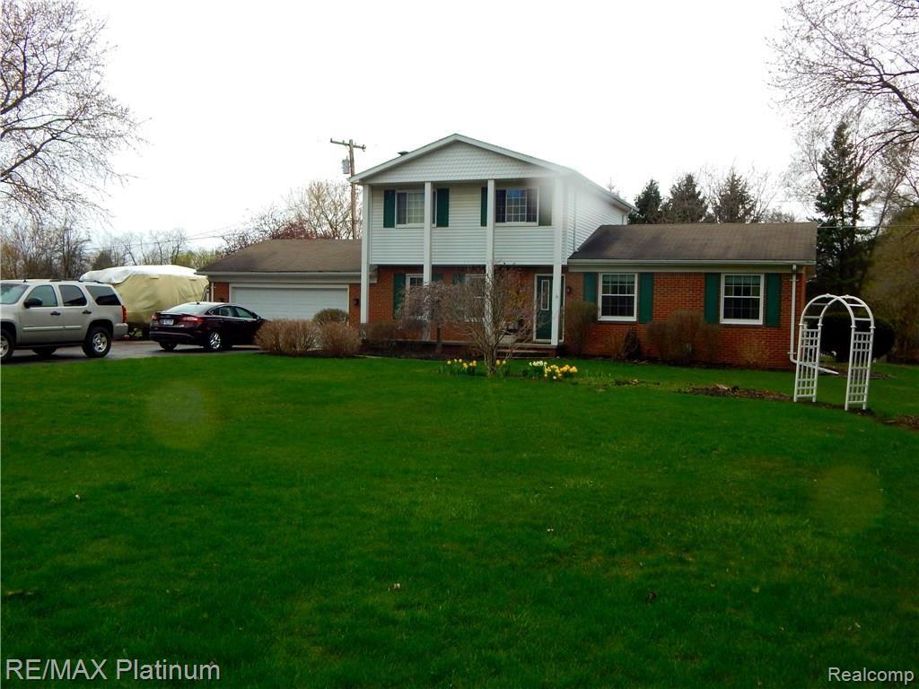 86 South Burkhart Road Howell, MI 48843 - Photo 2 of 52 Gorgeous Family Home on Large Lot