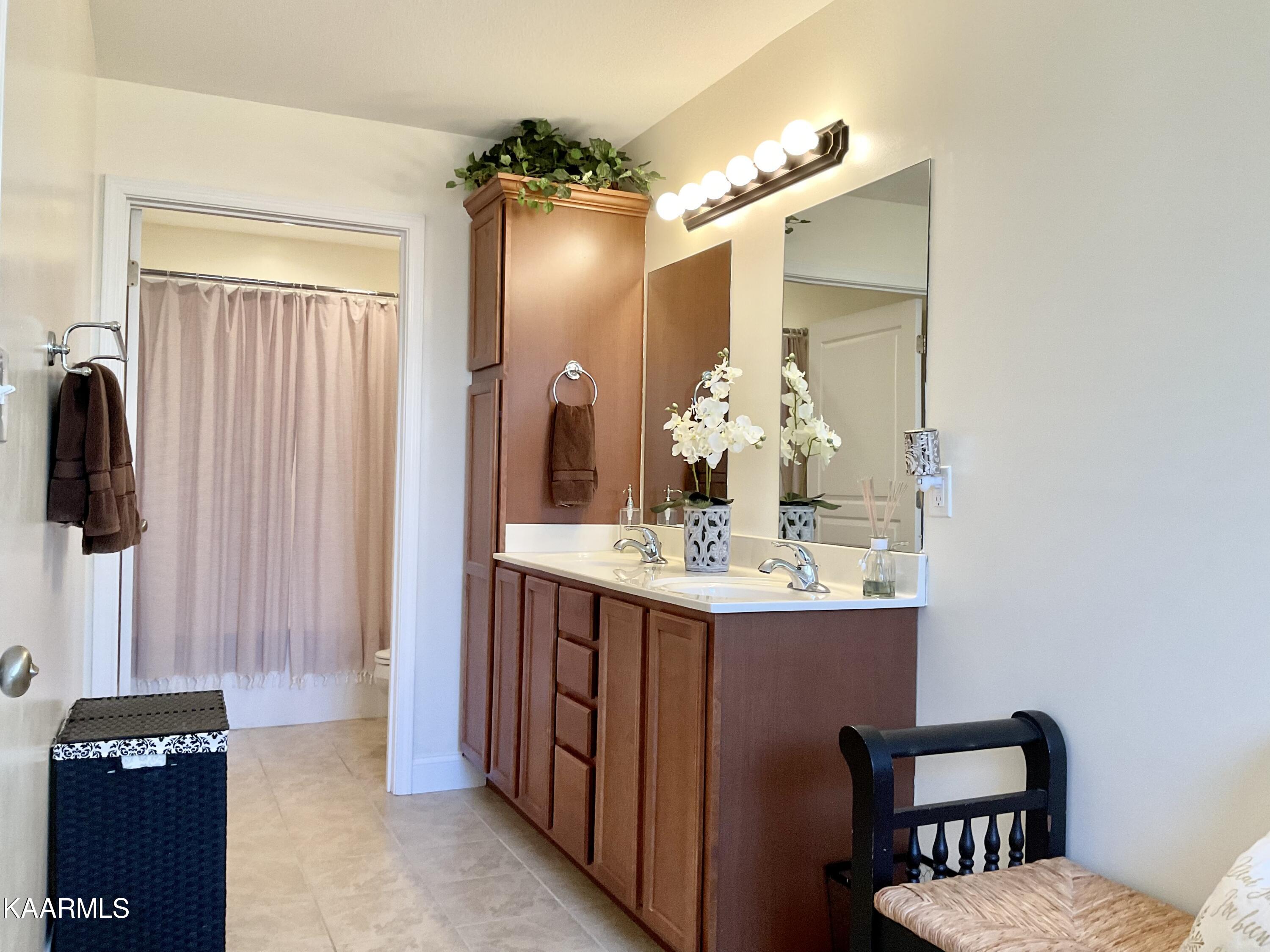 7809 Stanley Road Powell, TN 37849 - Photo 19 of 24 Sep Toilet /Shower area