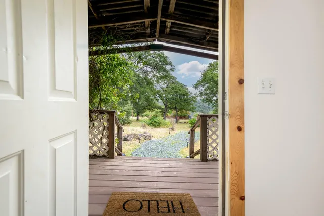 a view of a entryway