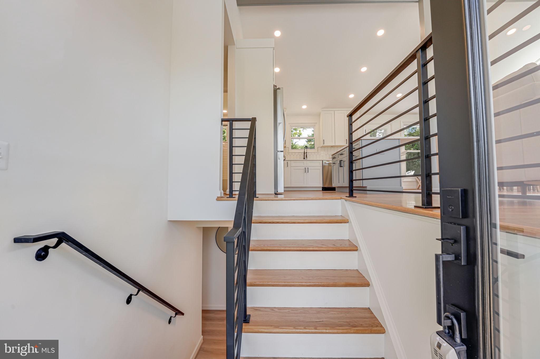 5003 Regency Place Alexandria, VA 22304 - Photo 4 of 44