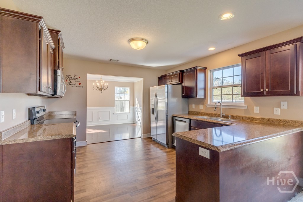 46 Outpost Trail Midway, GA 31320 - Photo 10 of 37 Kitchen