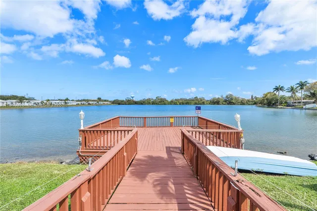 $2,500 | 3114 Byron Circle, Unit 128, Hollywood, FL 33021