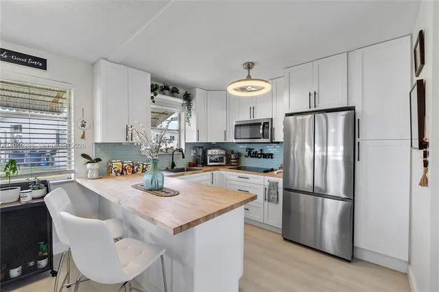 $2,500 | 3114 Byron Circle, Unit 128, Hollywood, FL 33021