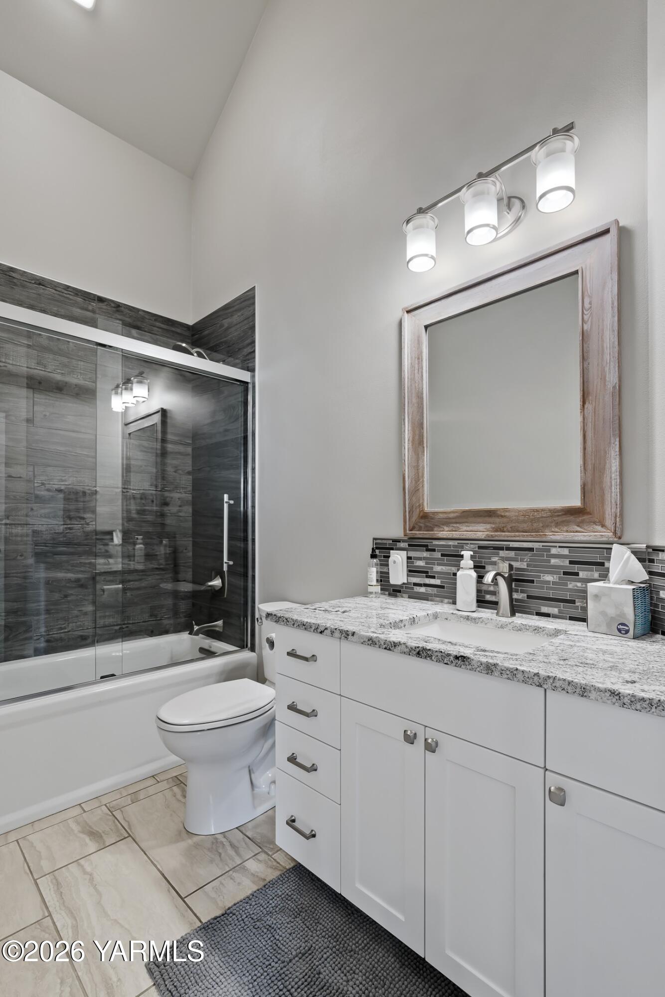 455 Rankin Road Selah, WA 98942 - Photo 26 of 57 0026Bathroom two main level