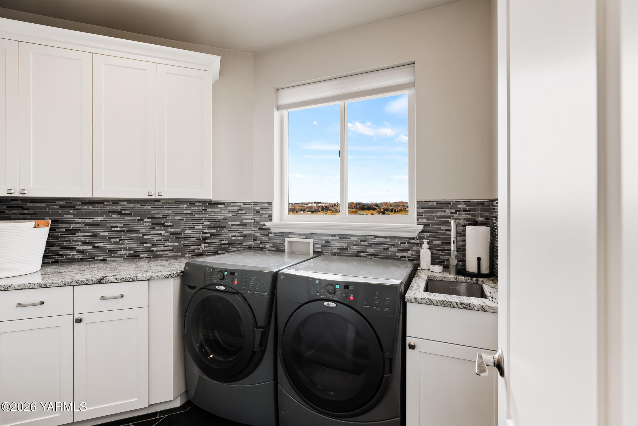 455 Rankin Road Selah, WA 98942 - Photo 36 of 57 0036Mud room with storage