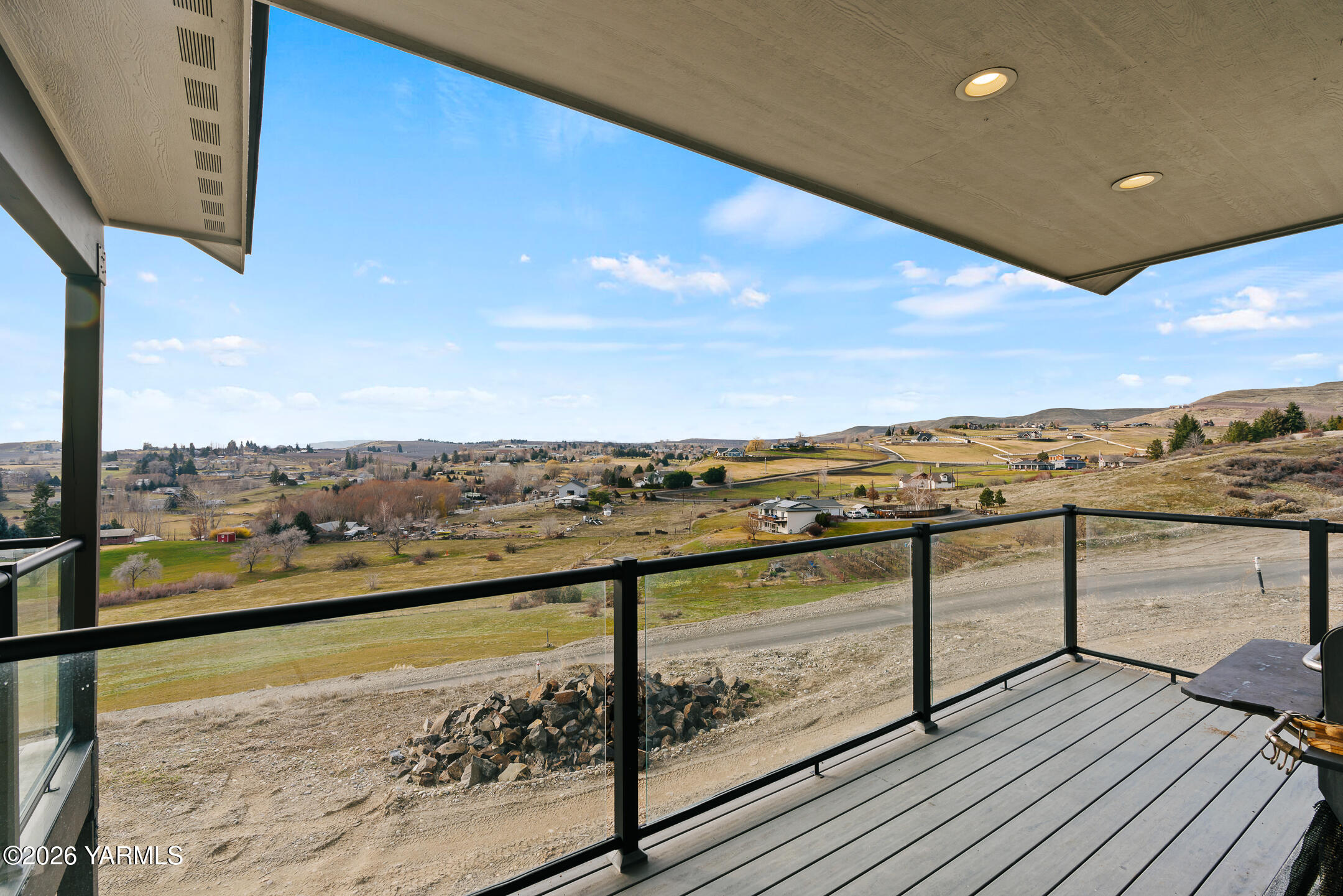 455 Rankin Road Selah, WA 98942 - Photo 41 of 57 a view of a balcony with an ocean view