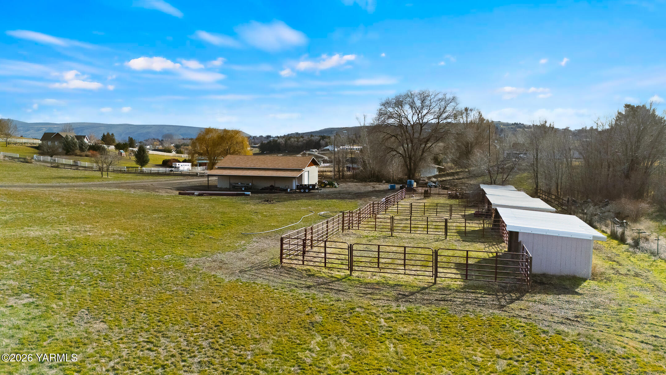 455 Rankin Road Selah, WA 98942 - Photo 46 of 57 0042STables and pasture