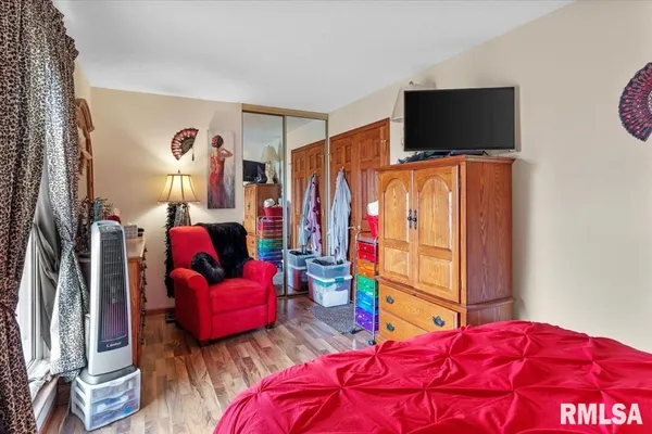 $355,000 | 14201 3100N Road, Virden, IL 62690