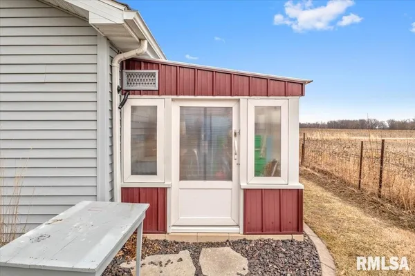 $355,000 | 14201 3100N Road, Virden, IL 62690