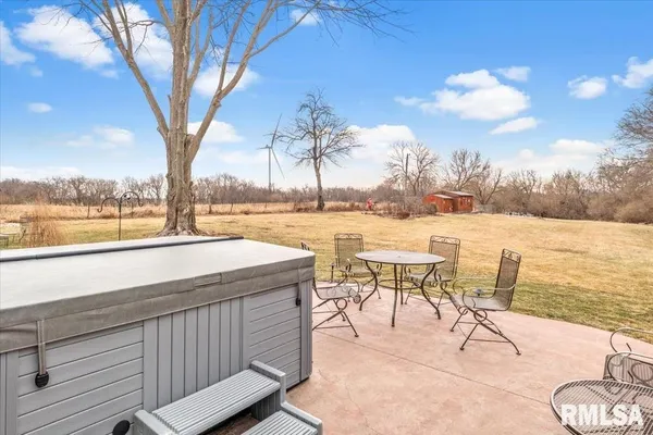 $355,000 | 14201 3100N Road, Virden, IL 62690