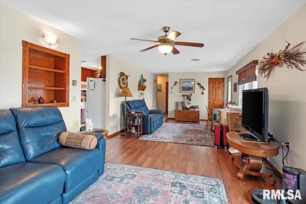 $355,000 | 14201 3100N Road, Virden, IL 62690