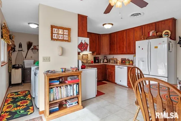 $355,000 | 14201 3100N Road, Virden, IL 62690