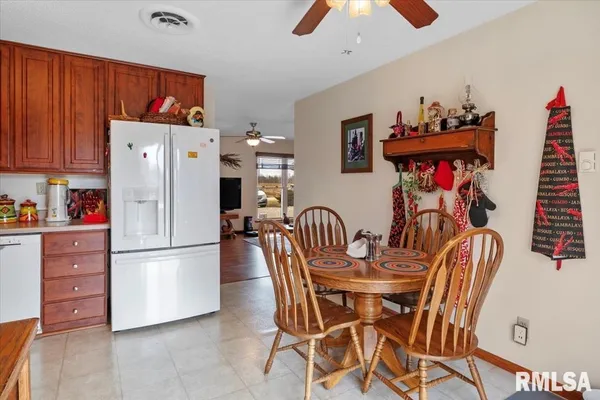 $355,000 | 14201 3100N Road, Virden, IL 62690