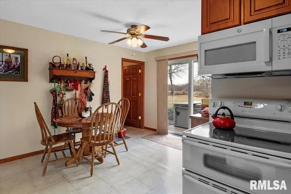 $355,000 | 14201 3100N Road, Virden, IL 62690