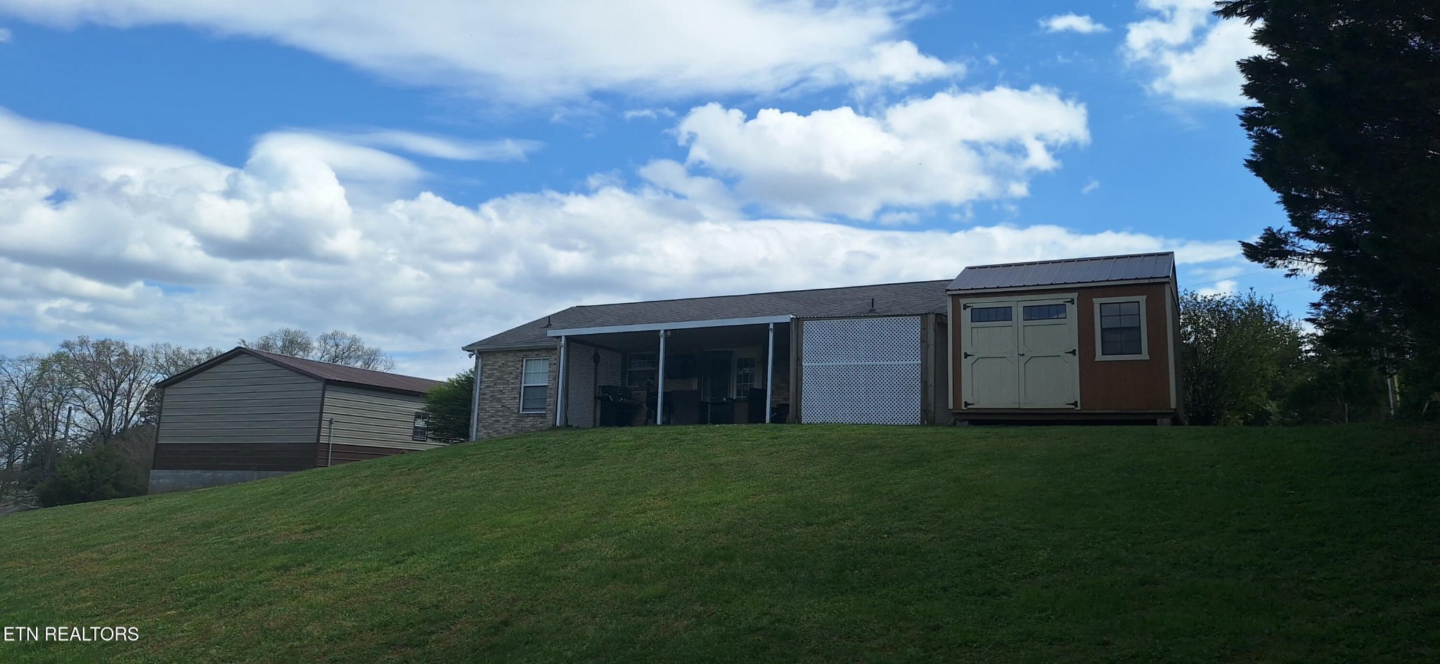 6199 Sinking Creek Road Greenback, TN 37742 - Photo 6 of 33 Gallery Image 6