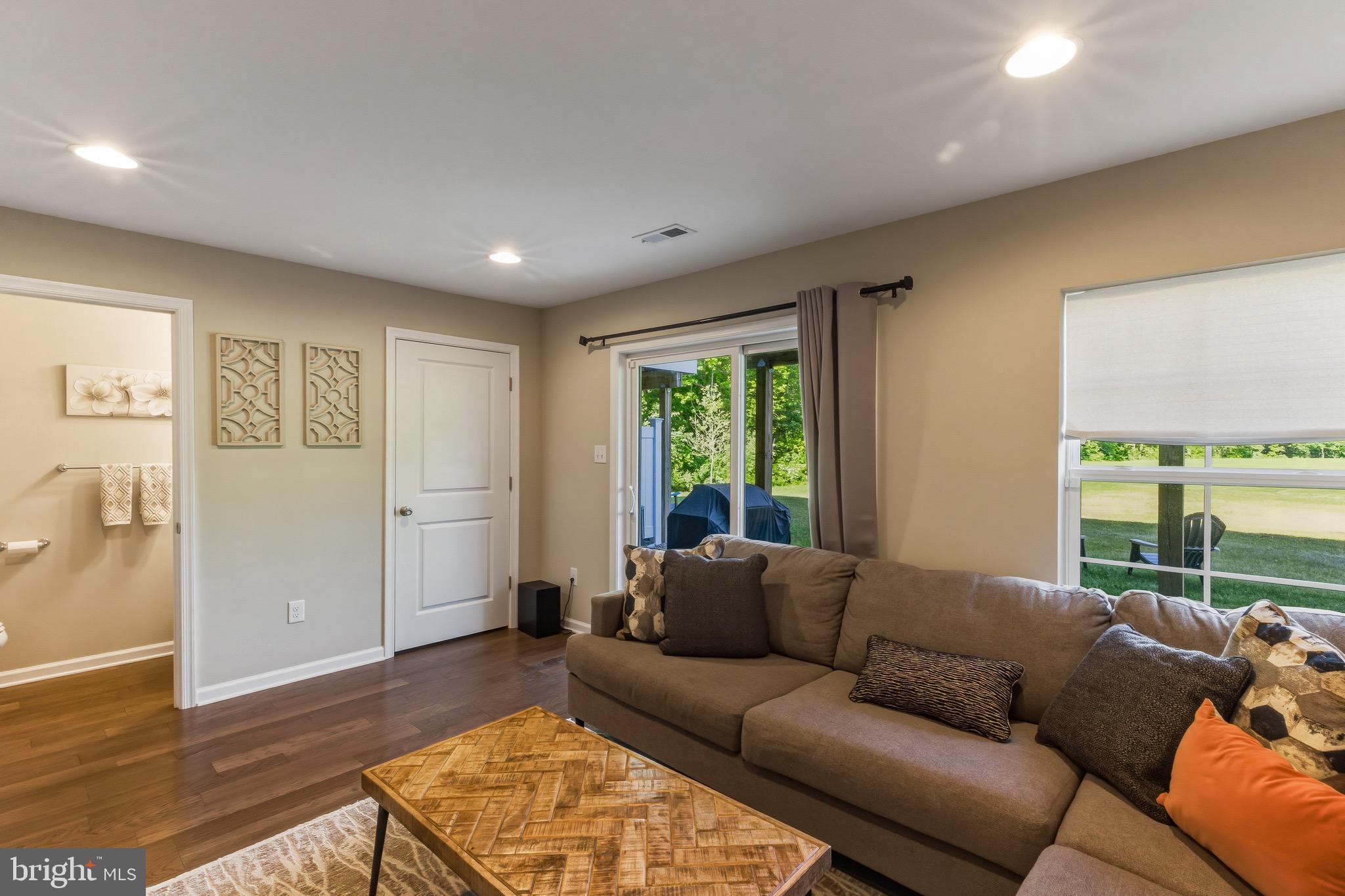 93 Aviary Road Thorofare, NJ 08086 - Photo 4 of 39 Family room