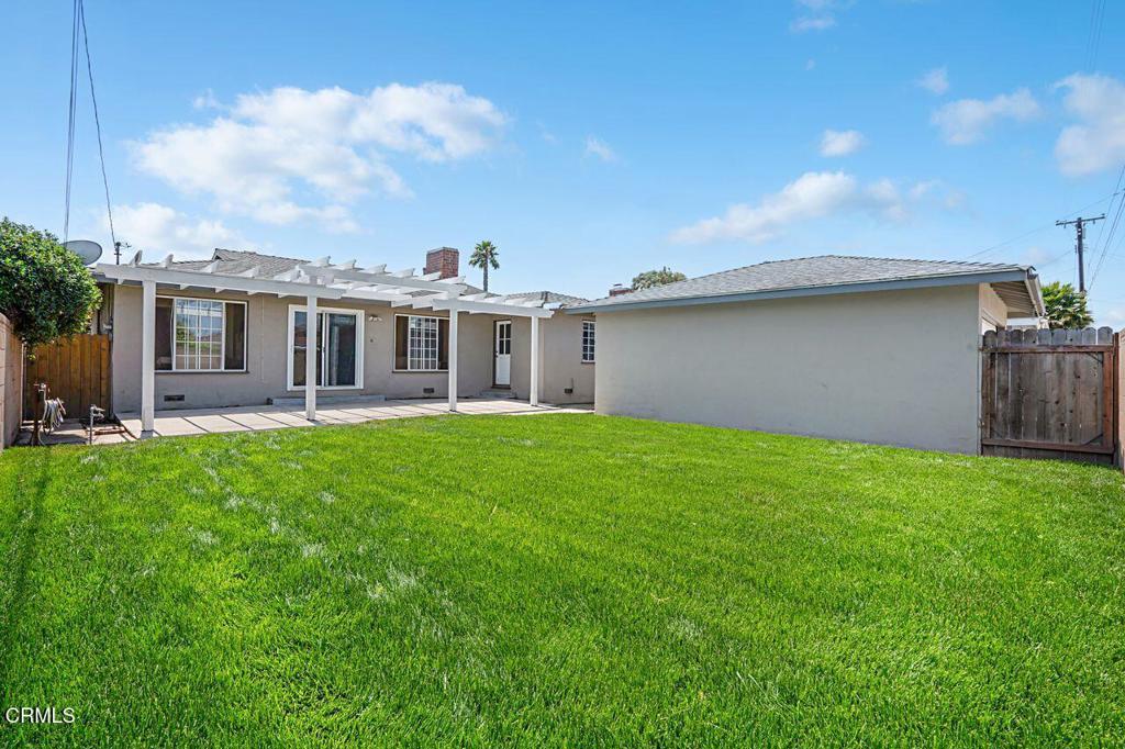 1127 Douglas Avenue Oxnard, CA 93030 - Photo 19 of 41 20_11868685_182519-EM-136