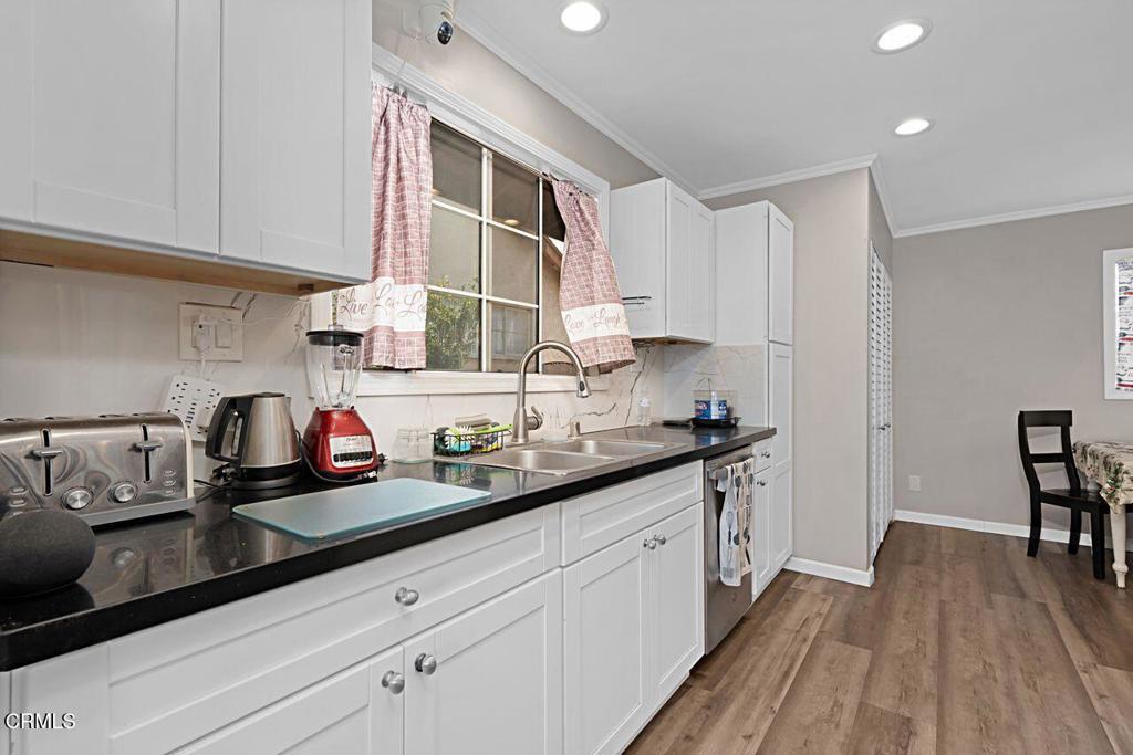 1127 Douglas Avenue Oxnard, CA 93030 - Photo 24 of 41 24_11868690_182519-EM-116