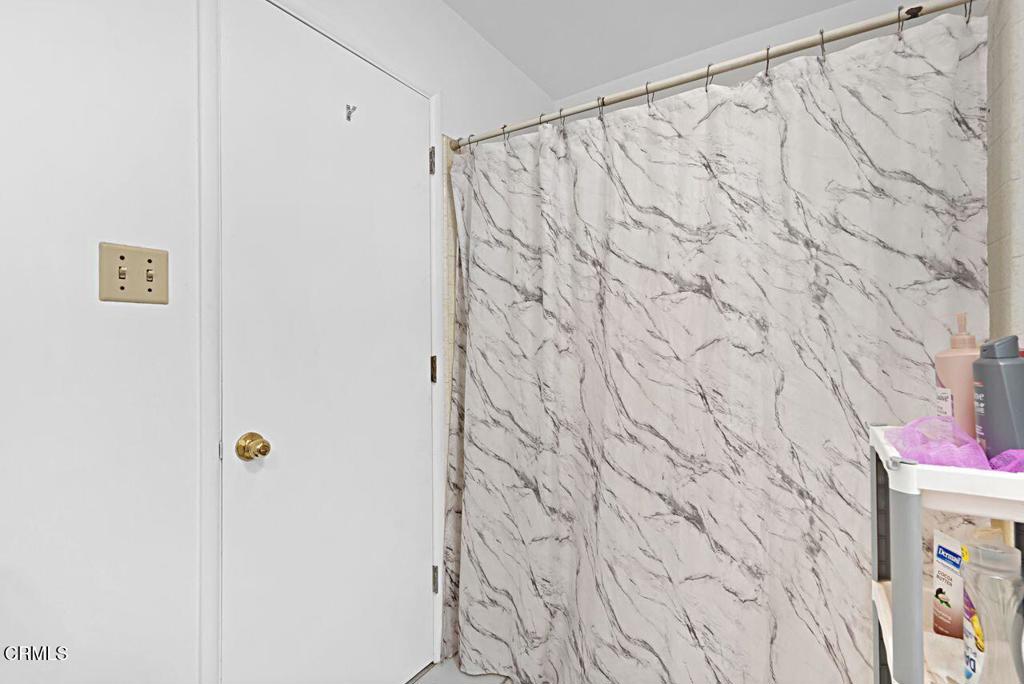 1127 Douglas Avenue Oxnard, CA 93030 - Photo 26 of 41 26_11868693_182519-EM-128