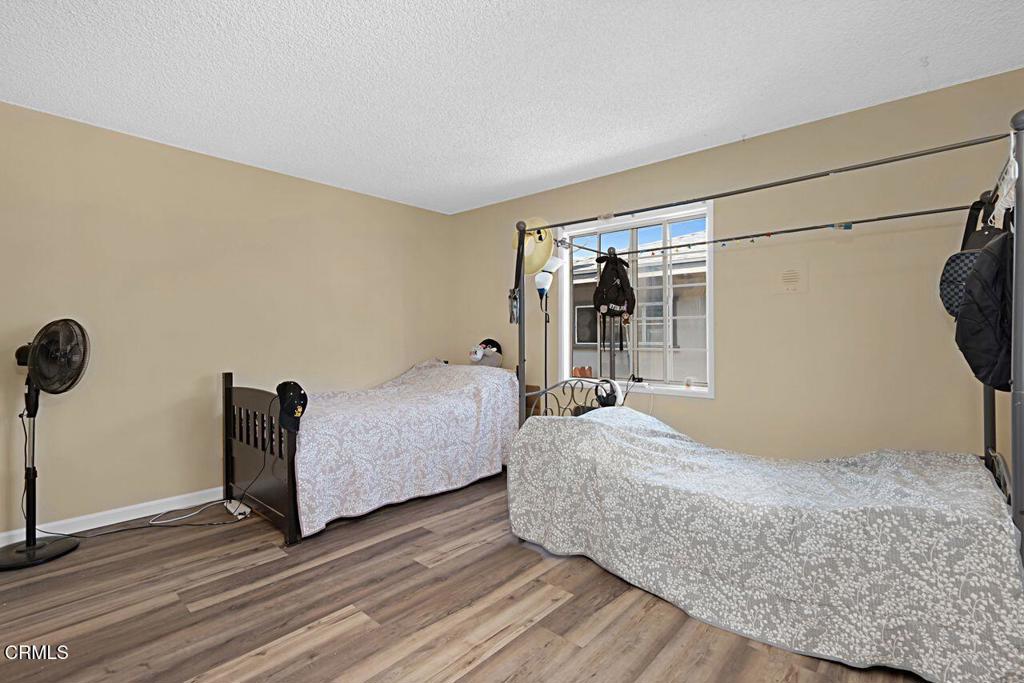 1127 Douglas Avenue Oxnard, CA 93030 - Photo 28 of 41 28_11868694_182519-EM-130