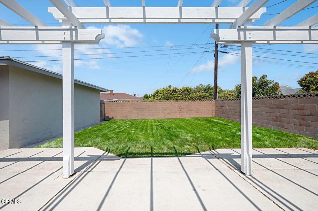 1127 Douglas Avenue Oxnard, CA 93030 - Photo 30 of 41 30_11868700_182519-EM-134