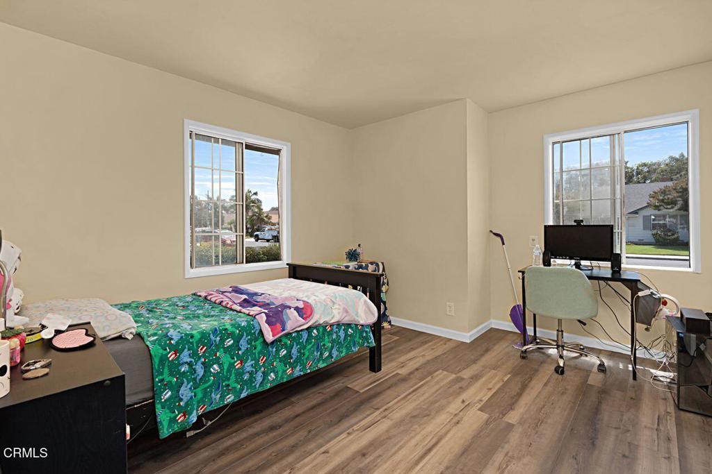 1127 Douglas Avenue Oxnard, CA 93030 - Photo 31 of 41 31_11868696_182519-EM-122