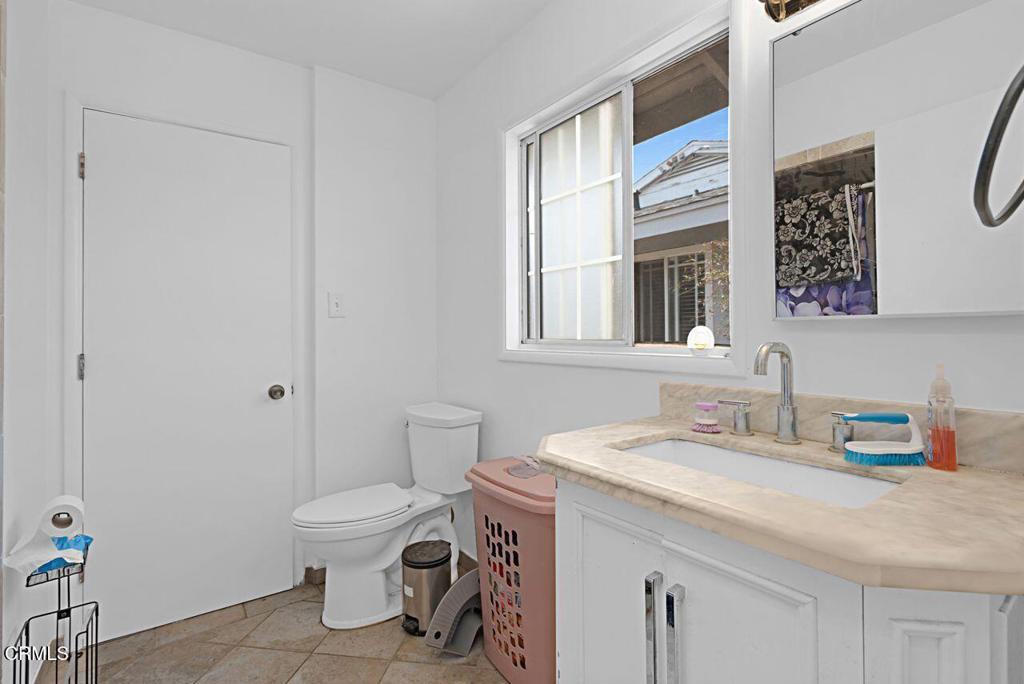 1127 Douglas Avenue Oxnard, CA 93030 - Photo 32 of 41 31_11868697_182519-EM-132