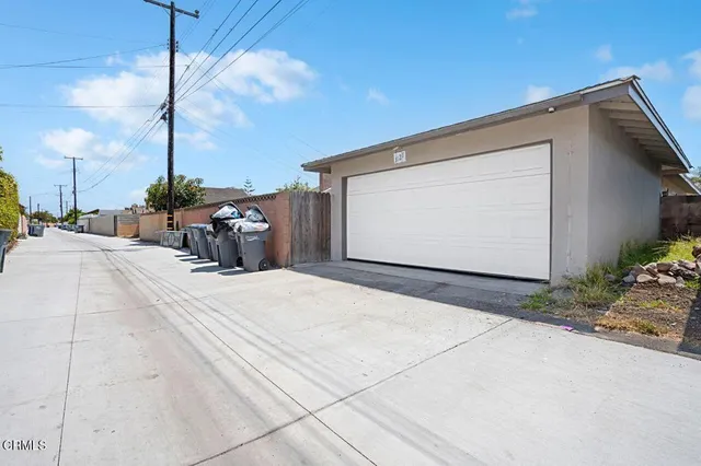 $825,000 | 1127 Douglas Avenue, Oxnard, CA 93030
