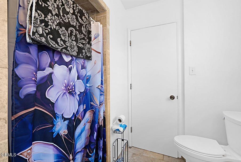 1127 Douglas Avenue Oxnard, CA 93030 - Photo 36 of 41 33_11868703_182519-EM-133