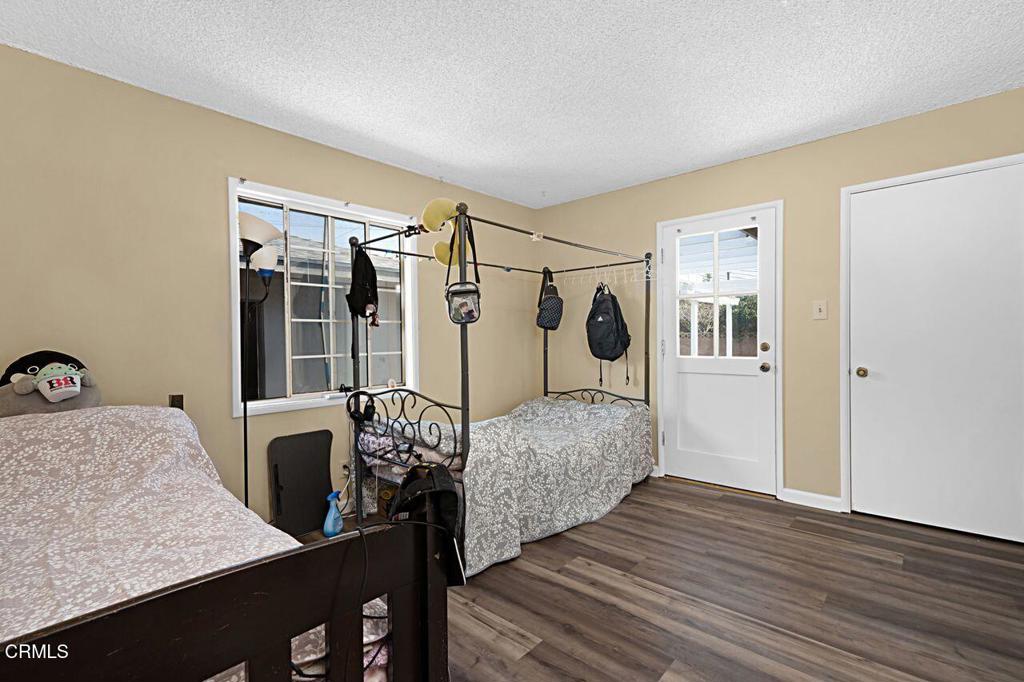 1127 Douglas Avenue Oxnard, CA 93030 - Photo 39 of 41 36_11868704_182519-EM-131