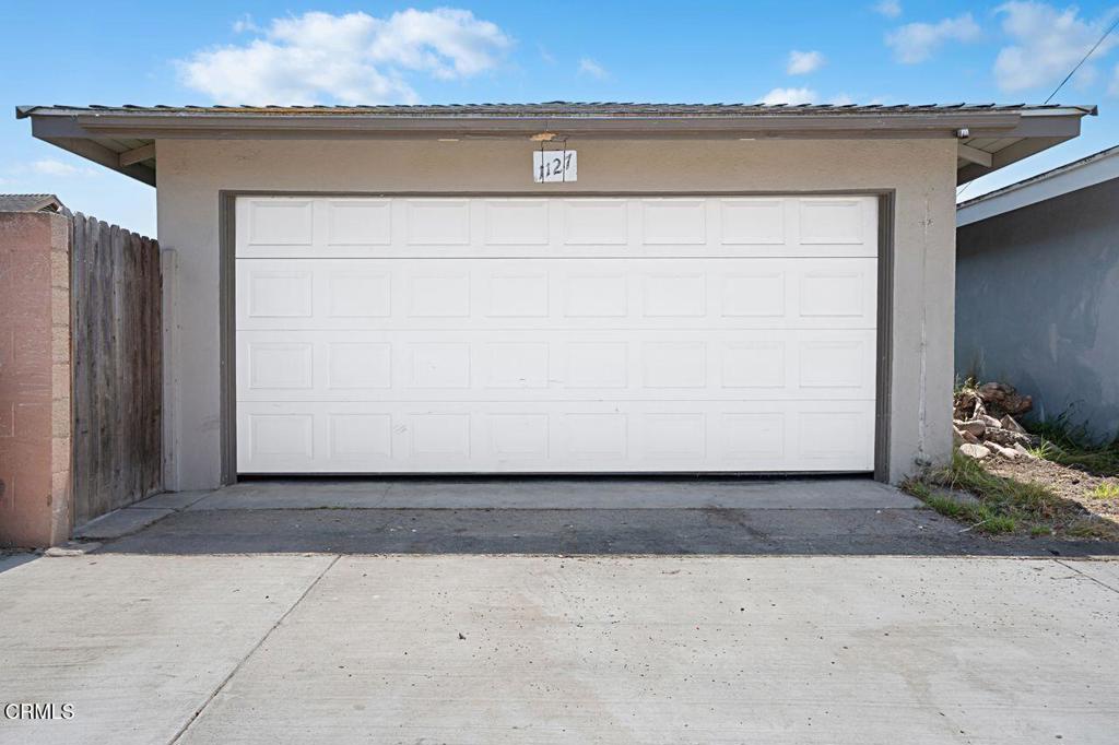 1127 Douglas Avenue Oxnard, CA 93030 - Photo 40 of 41 37_11868706_182519-EM-143
