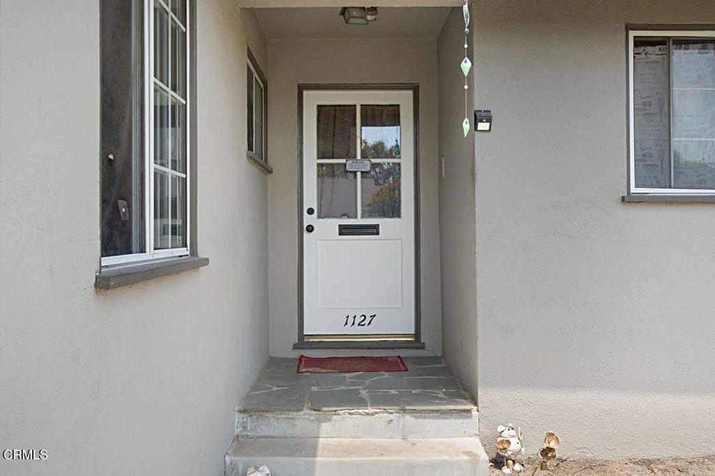 1127 Douglas Avenue Oxnard, CA 93030 - Photo 4 of 41 6_11868670_182519-EM-106