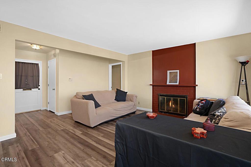 1127 Douglas Avenue Oxnard, CA 93030 - Photo 8 of 41 10_11868674_182519-EM-110