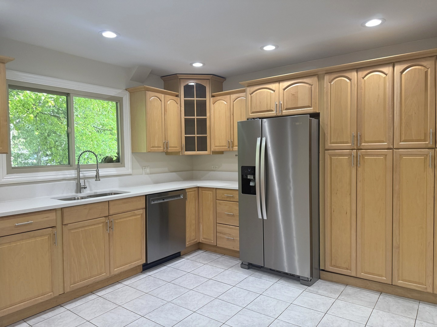 425 Carriage Hill Road Naperville, IL 60565 - Photo 15 of 42